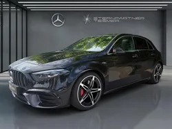 Metalliclack kosmosschwarz Gebraucht 2024 Mercedes A45 AMG AMG Limousine | 56.390 € (Fairer Preis)