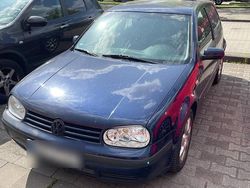 Blau Gebraucht 2000 VW Golf IV Kleinwagen | 1.000 € (Guter Preis)