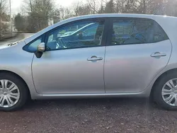 Silber Gebraucht 2011 Toyota Auris Life Limousine | 7.600 € (Fairer Preis)