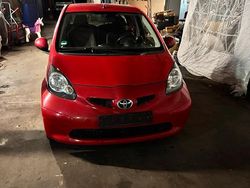 Rot Gebraucht 2008 Toyota Aygo Kleinwagen | 2.300 € (Fairer Preis)