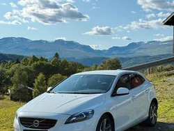 Weiß Gebraucht 2015 Volvo V40 Summum Kombi | 11.300 € (Fairer Preis)