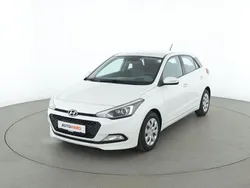Weiß Gebraucht 2018 Hyundai i20 Trend Limousine | 12.690 € (Teuer)