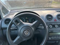 Grau Gebraucht 2011 VW Caddy Highline Van / Kleinbus | 5.580 € (Guter Preis)