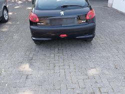 Schwarz Gebraucht 2009 Peugeot 206 Kleinwagen | 1.000 €
