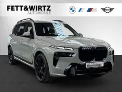 Grau Gebraucht 2023 BMW X7 M Sport SUV | 97.900 € (Fairer Preis)
