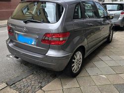 Grau Gebraucht 2008 Mercedes B200 Van / Kleinbus | 2.000 € (Guter Preis)