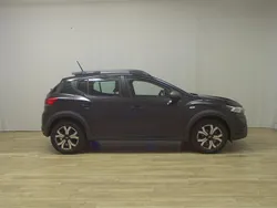 Schwarz Gebraucht 2023 Dacia Sandero Expression Kleinwagen | 14.480 € (Superpreis)