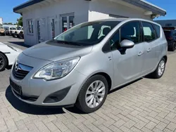 Silber Gebraucht 2013 Opel Meriva Active Van / Kleinbus | 2.890 €
