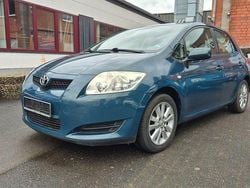 Blau Gebraucht 2010 Toyota Auris Limousine | 4.490 € (Guter Preis)