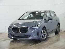 Sparkling kupfergrau metallic Gebraucht 2024 BMW 216 Van / Kleinbus | 28.750 € (Teuer)
