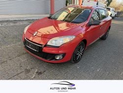 Rot Gebraucht 2013 Renault Mégane III Limousine | 3.699 € (Guter Preis)