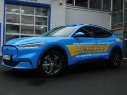Blau Gebraucht 2022 Ford Mustang Mach-E Premium SUV | 39.960 € (Fairer Preis)