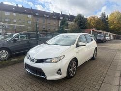 Weiß Gebraucht 2014 Toyota Auris Hybrid Edition Limousine | 9.200 € (Superpreis)