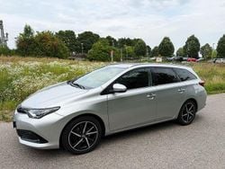 Silber Gebraucht 2018 Toyota Auris Touring Sports Team Kombi | 12.500 € (Fairer Preis)