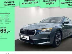 Grau Gebraucht 2024 Skoda Octavia Selection Kombi | 30.690 € (Fairer Preis)