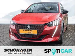 Rot Gebraucht 2021 Peugeot e-208 GT Kleinwagen | 18.490 € (Fairer Preis)