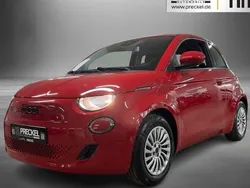 Passione rot (metallic) Gebraucht 2023 Fiat 500e Red Kleinwagen | 17.370 € (Fairer Preis)