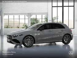 Grau Gebraucht 2025 Mercedes A200 AMG Limousine | 35.580 € (Fairer Preis)