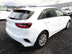 Carraraweiß carraraweiß Neu 2025 Kia Ceed Vision Limousine | 22.042 € (Fairer Preis)