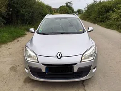 Silber Gebraucht 2012 Renault Mégane III Expression Limousine | 3.400 € (Guter Preis)