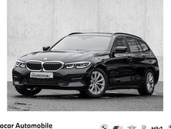 Schwarz Gebraucht 2021 BMW 318 Advantage Kombi | 22.100 € (Fairer Preis)