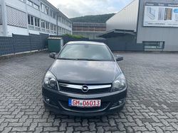 Grau Gebraucht 2010 Opel Astra GTC Coupé | 2.999 € (Etwas zu teuer)