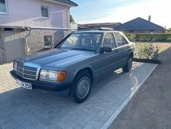 Grau Gebraucht 1987 Mercedes 190 Limousine | 7.000 €