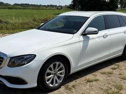 Weiß Gebraucht 2018 Mercedes E220 Exclusive Limousine | 18.800 € (Superpreis)