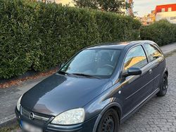 Grau Gebraucht 2006 Opel Corsa Kleinwagen | 1.200 € (Guter Preis)