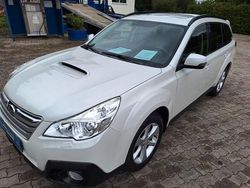 Satin white 37j Gebraucht 2014 Subaru Outback Comfort SUV | 11.900 €