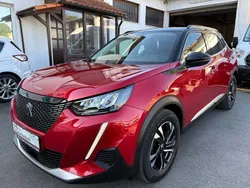 Rot Gebraucht 2020 Peugeot 2008 Allure SUV | 14.990 € (Etwas zu teuer)