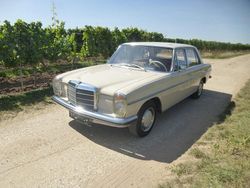 Beige Gebraucht 1970 Mercedes 220 Limousine | 21.900 €