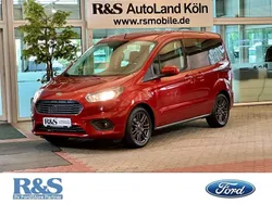 Rot Gebraucht 2019 Ford Tourneo Courier Trend Van / Kleinbus | 14.899 € (Fairer Preis)