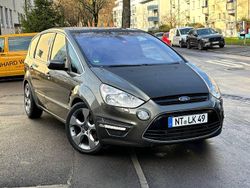 Grün Gebraucht 2010 Ford S-MAX S Van / Kleinbus | 4.700 € (Guter Preis)