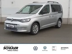 Silber (reflexsilber metallic) Gebraucht 2023 VW Caddy Life Van / Kleinbus | 26.535 € (Fairer Preis)