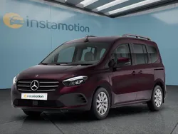 Rot Gebraucht 2024 Mercedes T180 Van / Kleinbus | 35.199 €