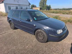 Blau Gebraucht 2002 VW Golf IV Kombi | 850 € (Fairer Preis)