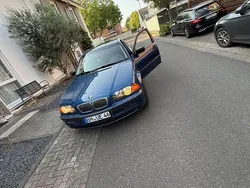 Blau Gebraucht 2000 BMW 318 Limousine | 1.990 €