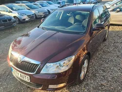 Rot rosso brunello metallic Gebraucht 2012 Skoda Octavia Family Kombi | 4.570 € (Guter Preis)