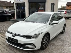 Pure white Gebraucht 2021 VW Golf VIII Active Limousine | 20.480 € (Guter Preis)