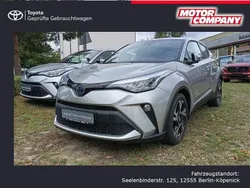 Shimmeringsilber metallic Gebraucht 2023 Toyota C-HR Team SUV | 27.990 € (Etwas zu teuer)