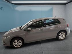 Grau Gebraucht 2024 VW Golf VIII Kleinwagen | 22.649 € (Guter Preis)