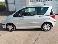 Silber Gebraucht 2009 Peugeot 1007 Premium Kleinwagen | 5.000 € (Teuer)