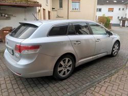 Silber Gebraucht 2009 Toyota Avensis Executive Kombi | 2.999 € (Fairer Preis)