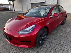 Rot Gebraucht 2020 Tesla Model 3 Standard Range Plus Limousine | 26.490 € (Fairer Preis)