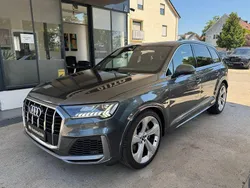 Grau Gebraucht 2020 Audi Q7 S-Line SUV | 61.900 € (Etwas zu teuer)