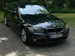 Schwarz Gebraucht 2010 BMW 320 Limousine | 5.300 € (Fairer Preis)