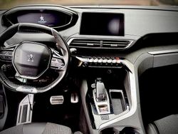 Grau Gebraucht 2018 Peugeot 5008 GTi Van / Kleinbus | 19.000 €