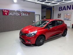 Rot Gebraucht 2017 Renault Clio IV LIMITED Limousine | 7.690 € (Fairer Preis)
