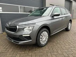 Graphit grau metallic Neu 2025 Skoda Kamiq Selection SUV | 26.490 € (Guter Preis)